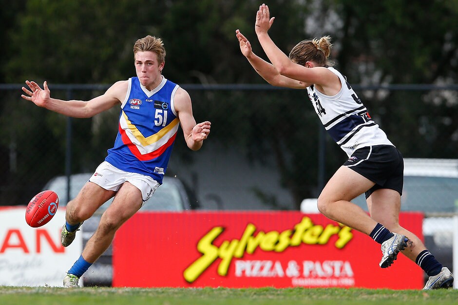 TAC 2016 Rd 14 - Northern Knights v Eastern Ranges Josh Begley gets a kick away for Eastern Ranges - ${keywords}